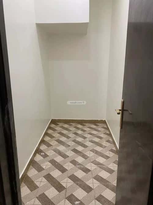 8 bedroom villa in Al Awali 4