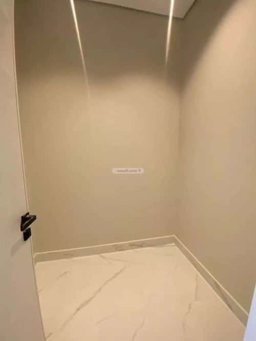 5 bedroom villa in Al Maizilah 4