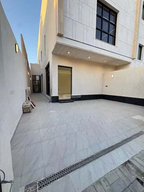 4 bedroom floor in Al Munsiyah 3