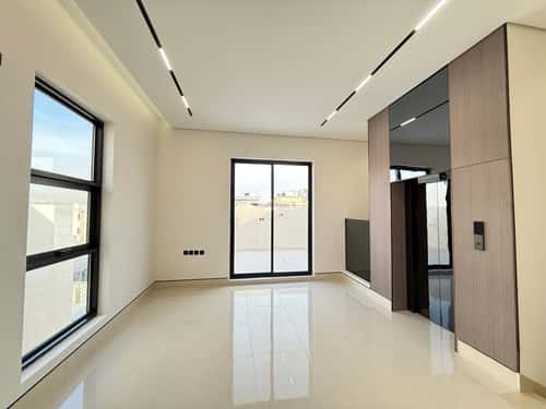 5 bedroom villa in Al Mahdiyyah 2