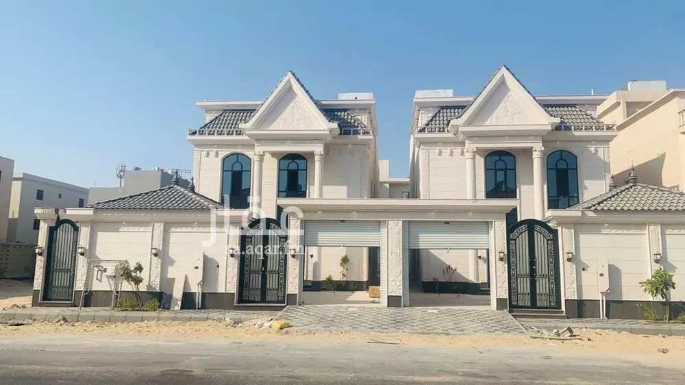 9 bedroom villa in Al Lulu