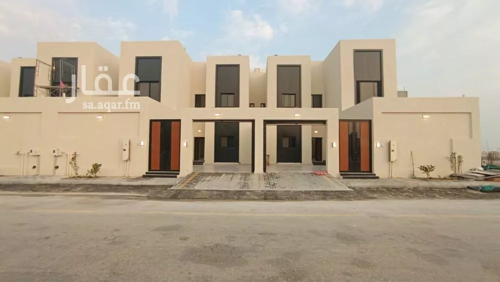 فيلا 9 غرف في الامواج