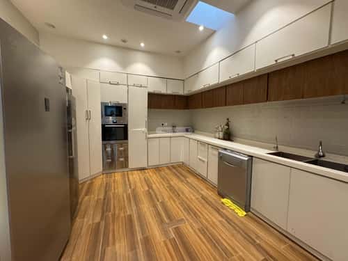 5 bedroom villa in Al Munsiyah 9