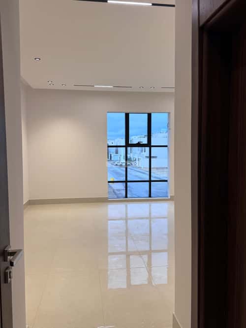 4 bedroom villa in Al Mahdiyyah 2