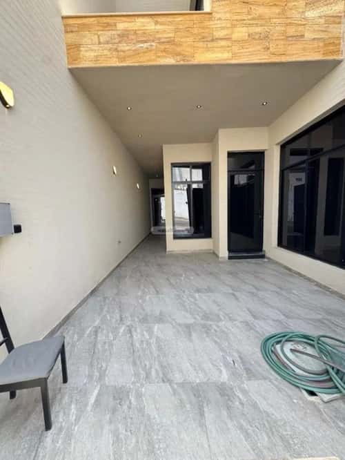 5 bedroom villa in Qurtubah 9
