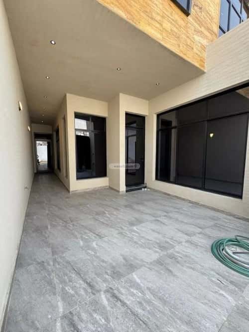 5 bedroom villa in Qurtubah 3