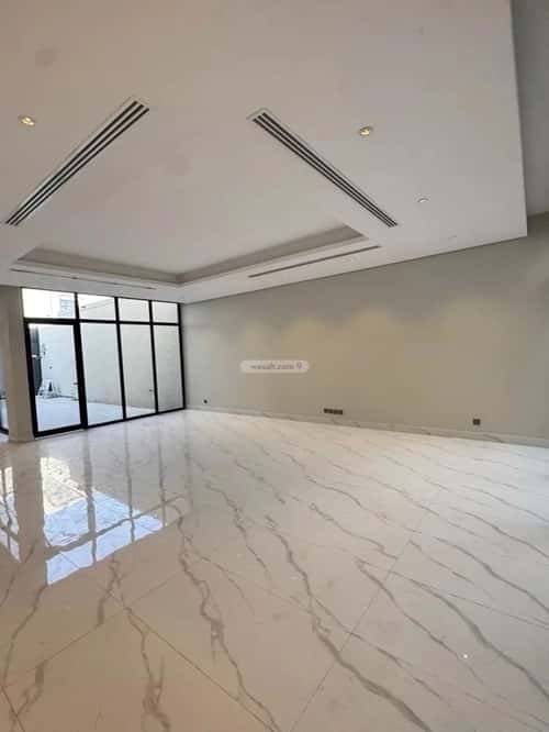 5 bedroom villa in Al Maizilah 12