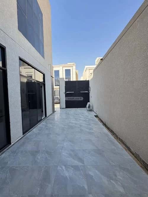 5 bedroom villa in Al Maizilah 2