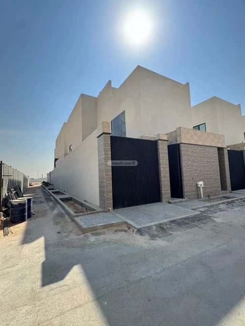 5 bedroom villa in Al Maizilah 9