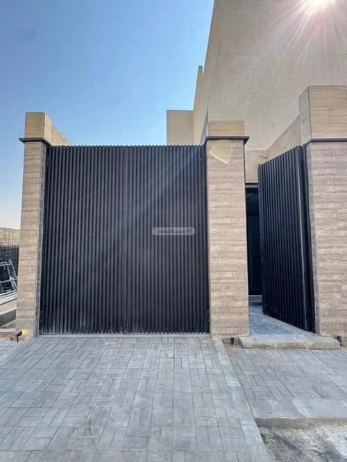 5 bedroom villa in Al Maizilah 6
