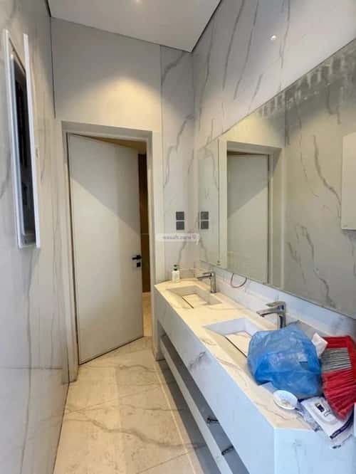 5 bedroom villa in Al Maizilah 4