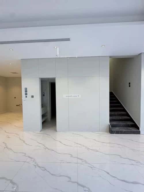 5 bedroom villa in Al Maizilah 14