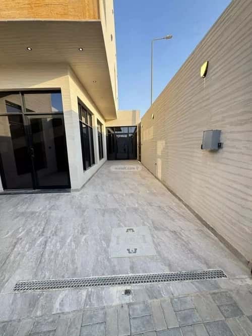 5 bedroom villa in Qurtubah 4