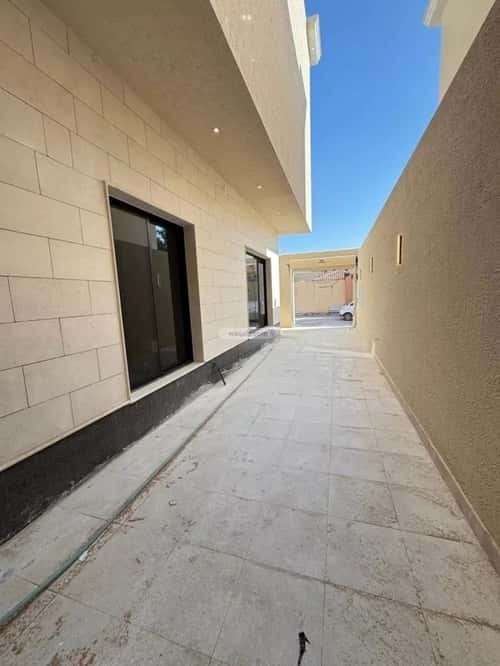 6 bedroom villa in Al Qadisiyah 3