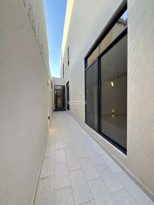 5 bedroom floor in Al Khaleej 7