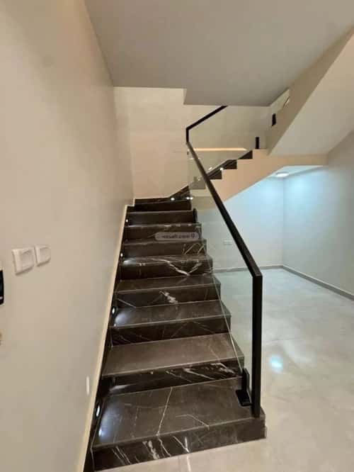 5 bedroom floor in Al Munsiyah 4