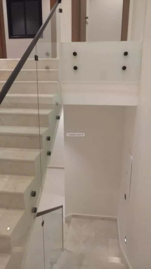 3 bedroom floor in Al Munsiyah 13