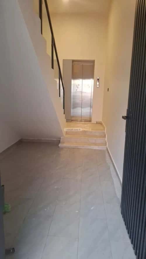 3 bedroom floor in Al Munsiyah 4