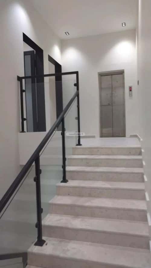 3 bedroom floor in Al Munsiyah 7