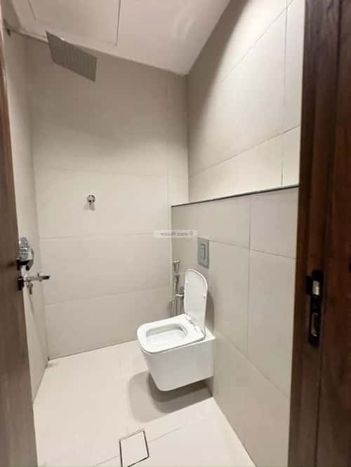 5 bedroom floor in Al Khaleej 8