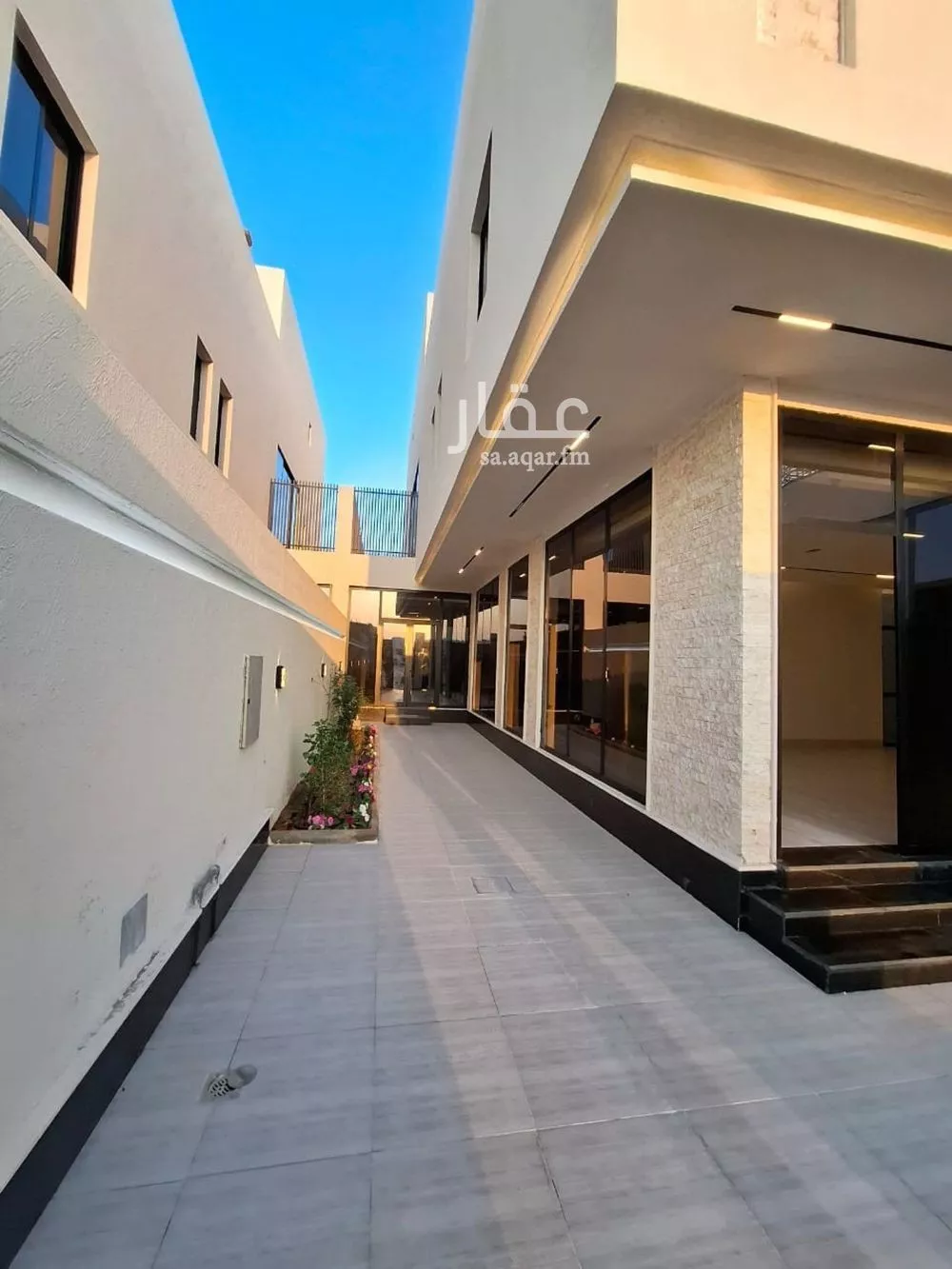 فيلا 8 غرف في السيف 3