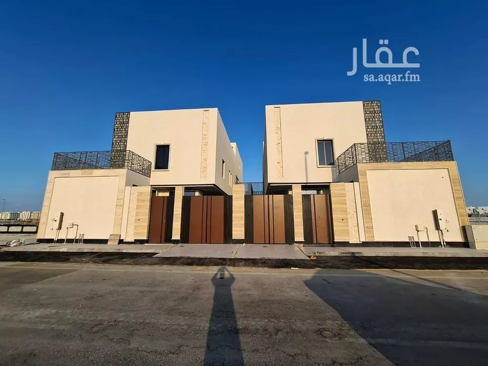 فيلا 8 غرف في السيف