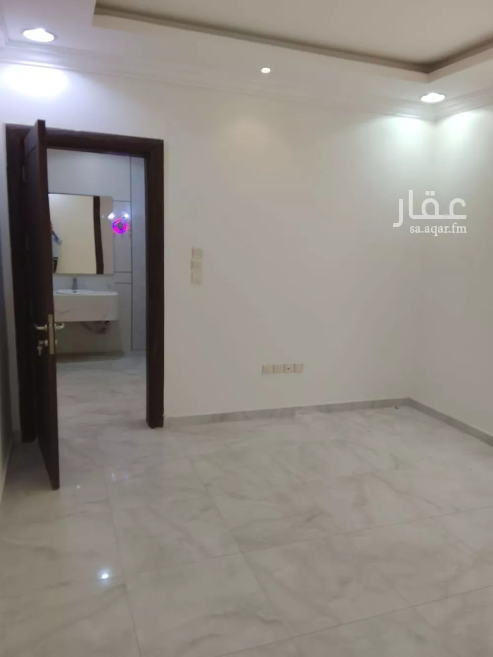 فيلا 7 غرف في ضاحية الملك فهد 14