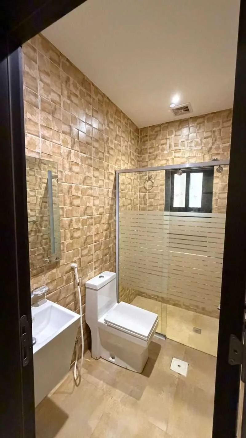 3 bedroom apartment in Al Rawdah 5