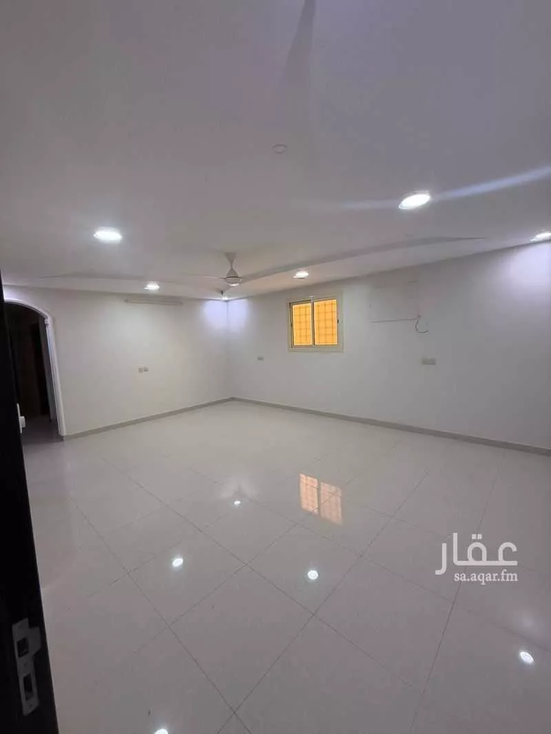 دور 4 غرف في السعادة 7