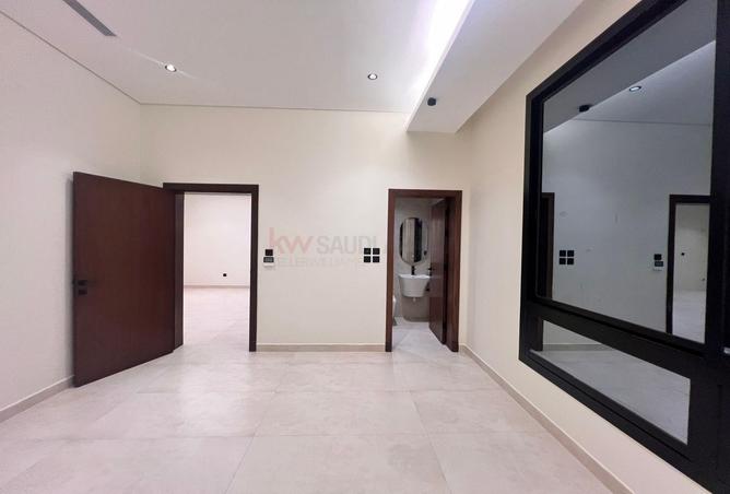 5 bedroom apartment in Al Nahda 3