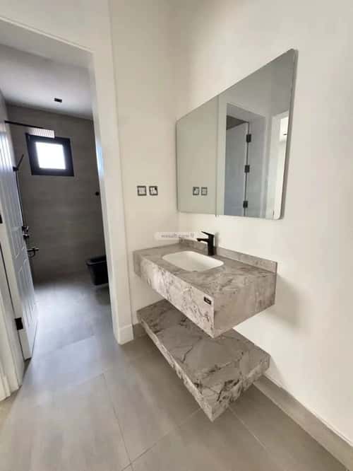 4 bedroom apartment in Al Yarmouk 3