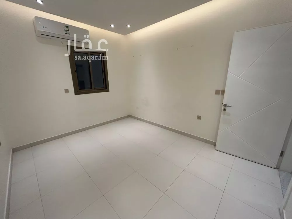 3 bedroom apartment in Al Yasmin 10