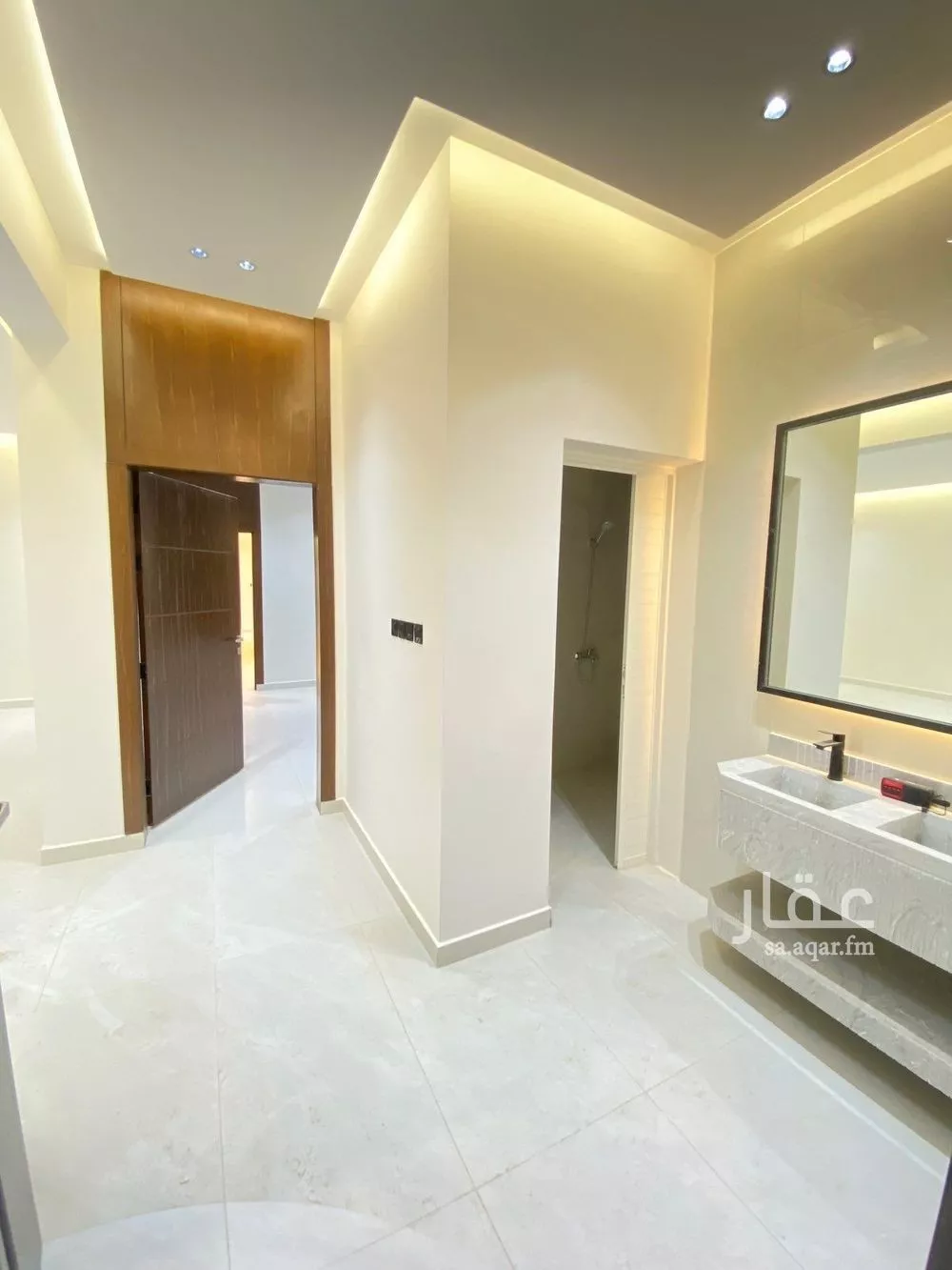 5 bedroom floor in Dirab 4