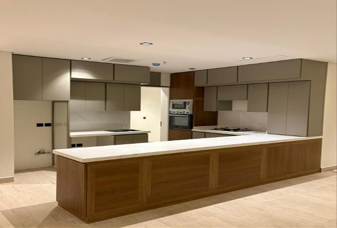 3 bedroom apartment in Al Mughrizat 2