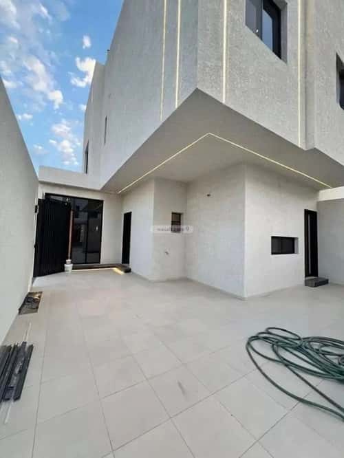5 bedroom villa in Al Maizilah 2
