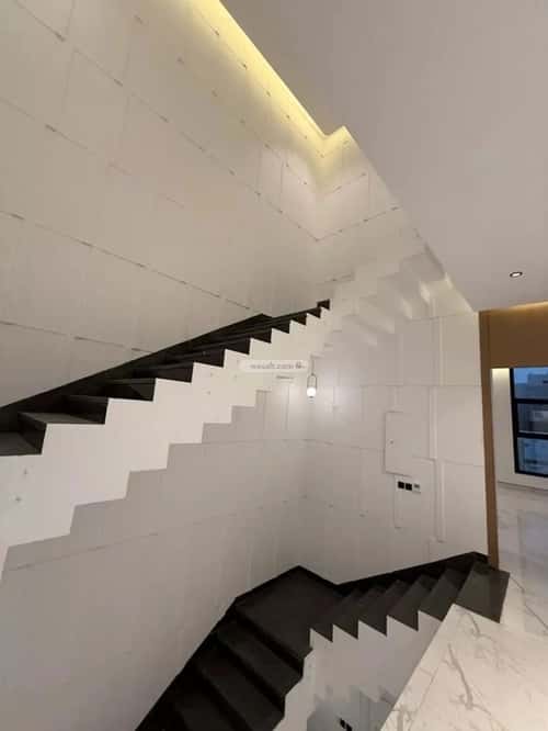 5 bedroom villa in Al Narjis 9