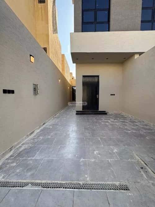 5 bedroom floor in Al Khaleej 3