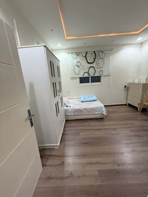 4 bedroom apartment in Al Yarmouk 7