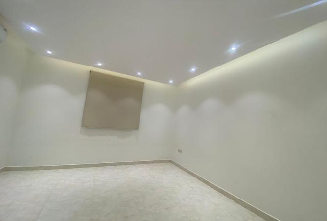 شقة 3 غرف في Al Qirawan 2