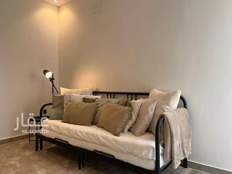 3 bedroom apartment in Al Malqa 18