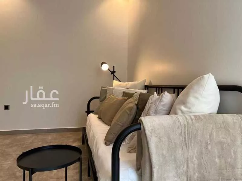 3 bedroom apartment in Al Malqa 8
