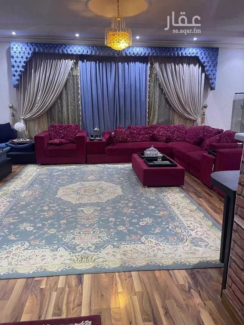 فيلا 5 غرف في طيبة 8