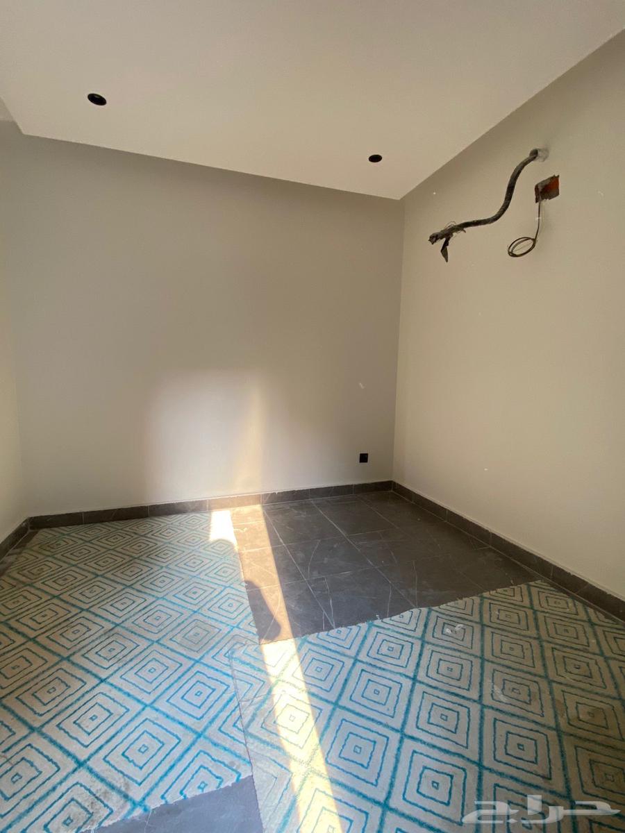 فيلا 8 غرف في ولي العهد 3