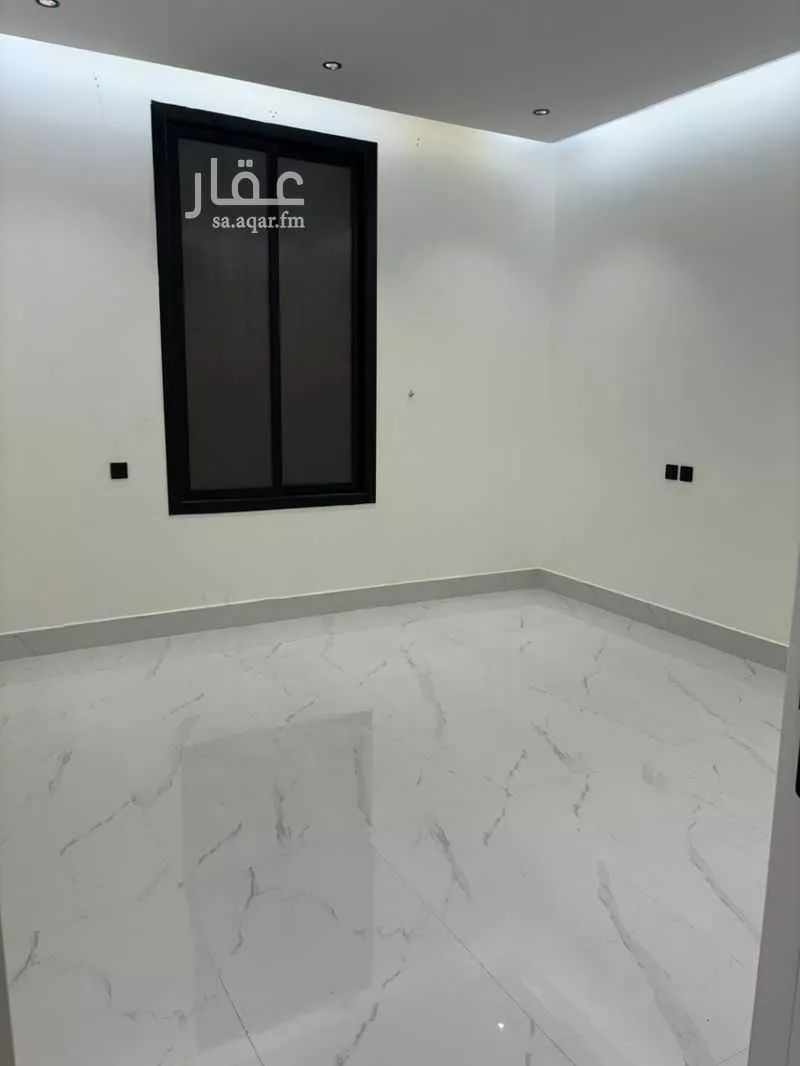 شقة 4 غرف في السعادة 3