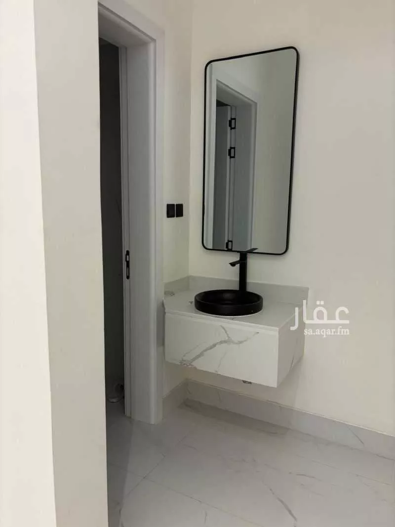شقة 4 غرف في السعادة 10