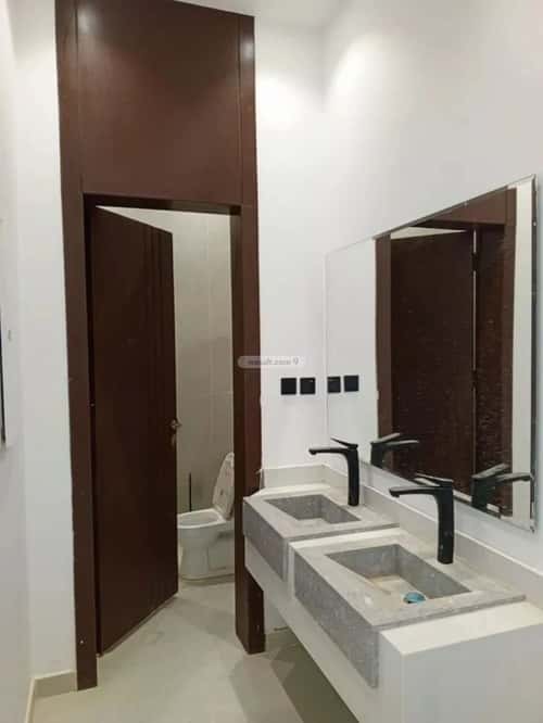 6 bedroom villa in Al Janadriyah 5