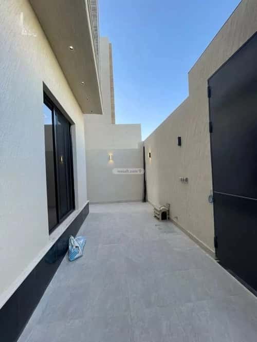 5 bedroom villa in Al Aridh 12