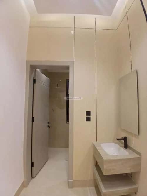 5 bedroom villa in Al Janadriyah 3