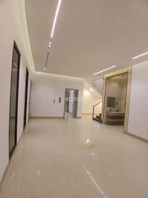 5 bedroom villa in Al Janadriyah 4