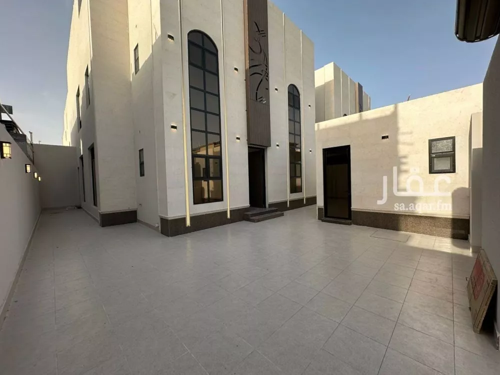 فيلا 7 غرف في الشراع 8